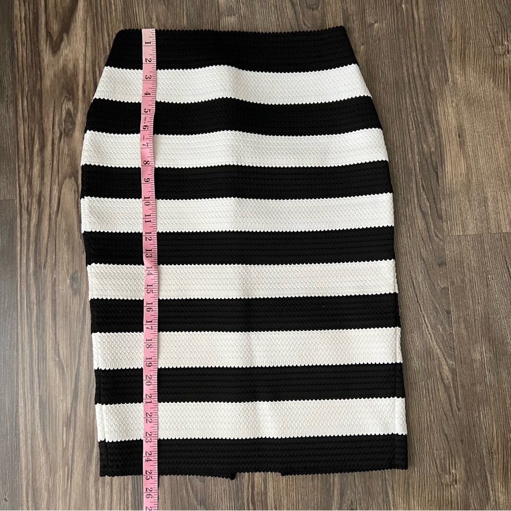 Express Black and White Banded Bodycon Skirt - Picture 10 of 10